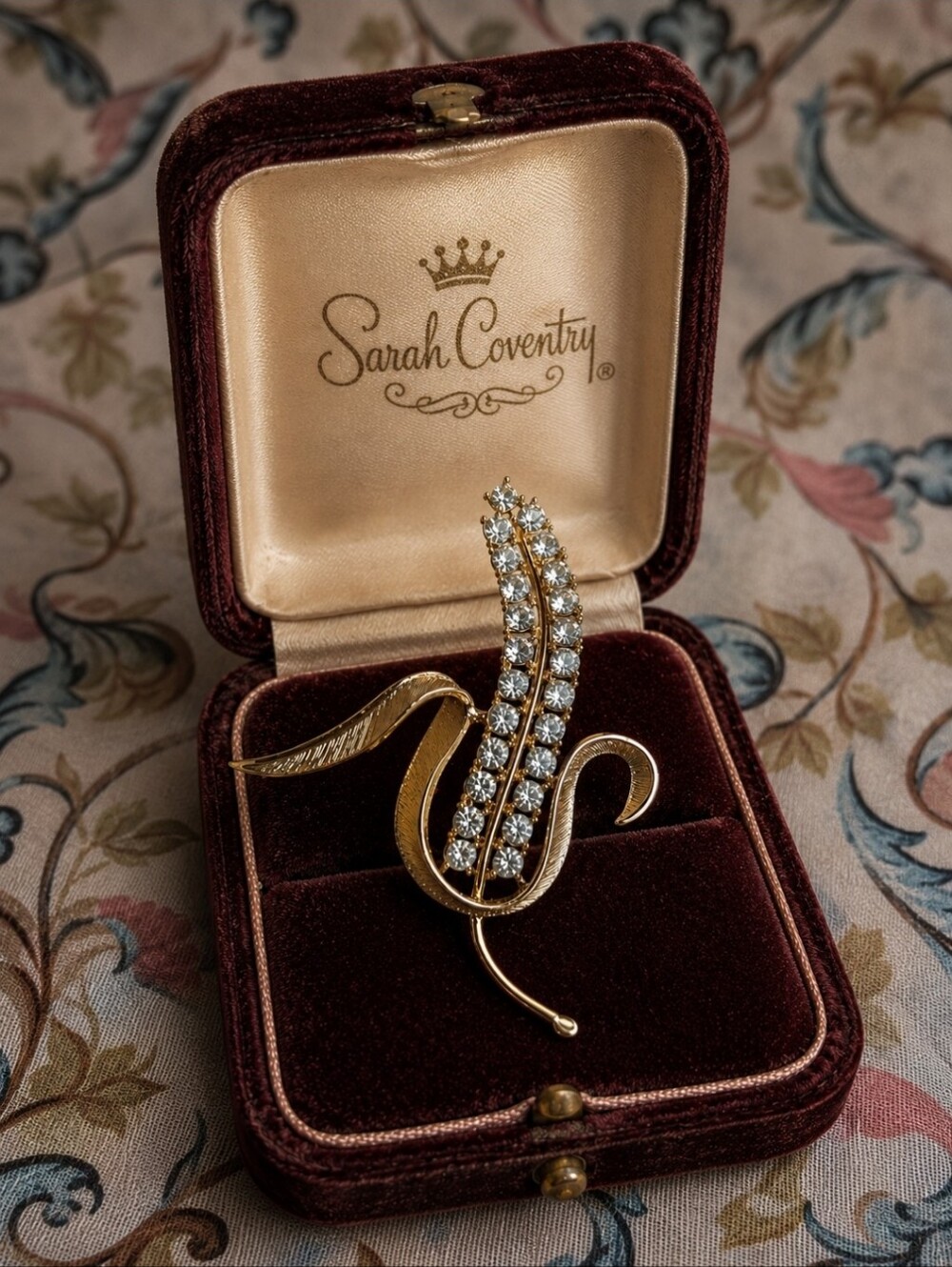 Sarah Coventry Signed Gold Tone Crystal Clear Rhinestone Corn Vintage Brooch